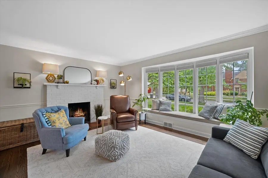 870 E Birch AVENUE, Whitefish Bay, WI 53217 - #2