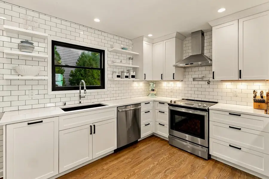 1018 E Hampton ROAD, Whitefish Bay, WI 53217 - #3