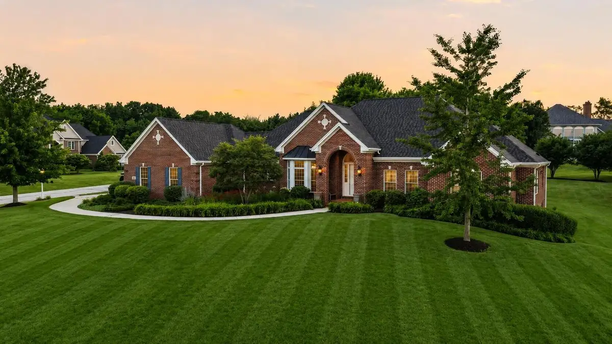 232 Steeple Pointe CIRCLE, Delafield, WI 53018 - #1
