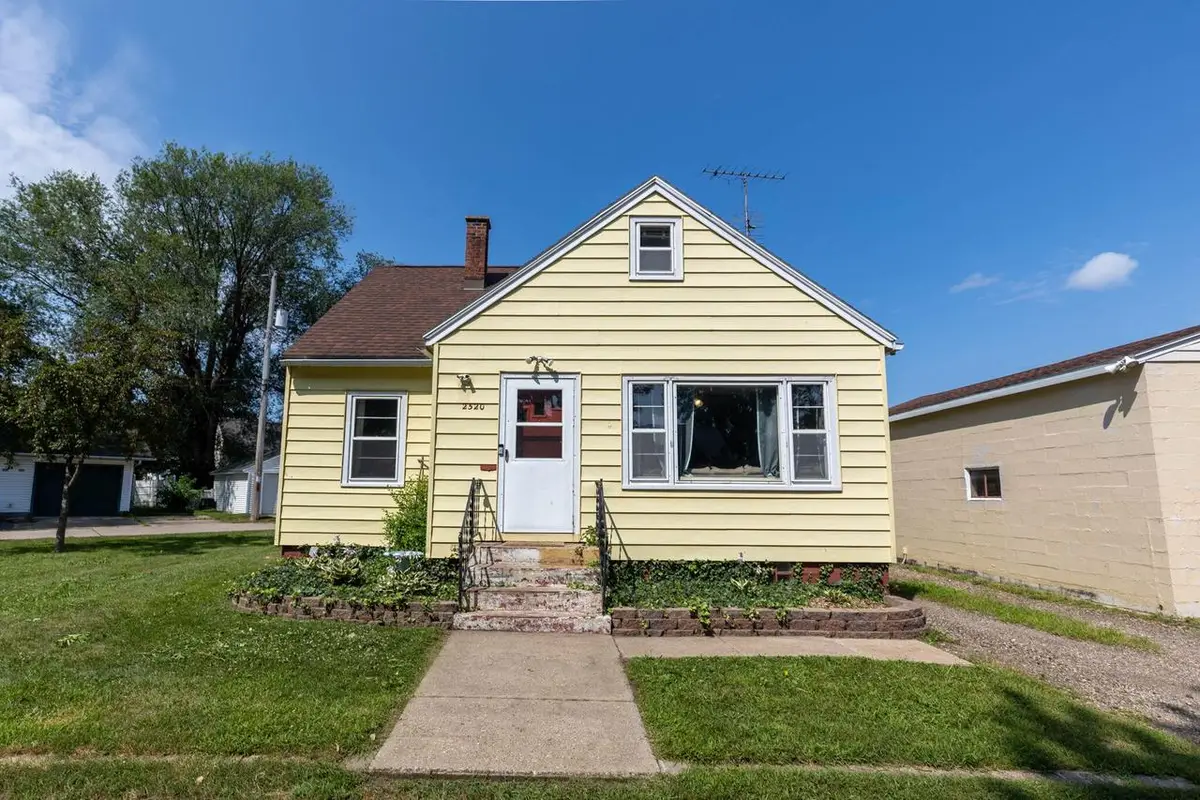 2520 15th PLACE S, La Crosse, WI 54601 - #1