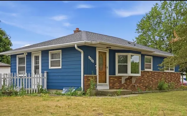9020 S Chicago COURT, Oak Creek, WI 53154