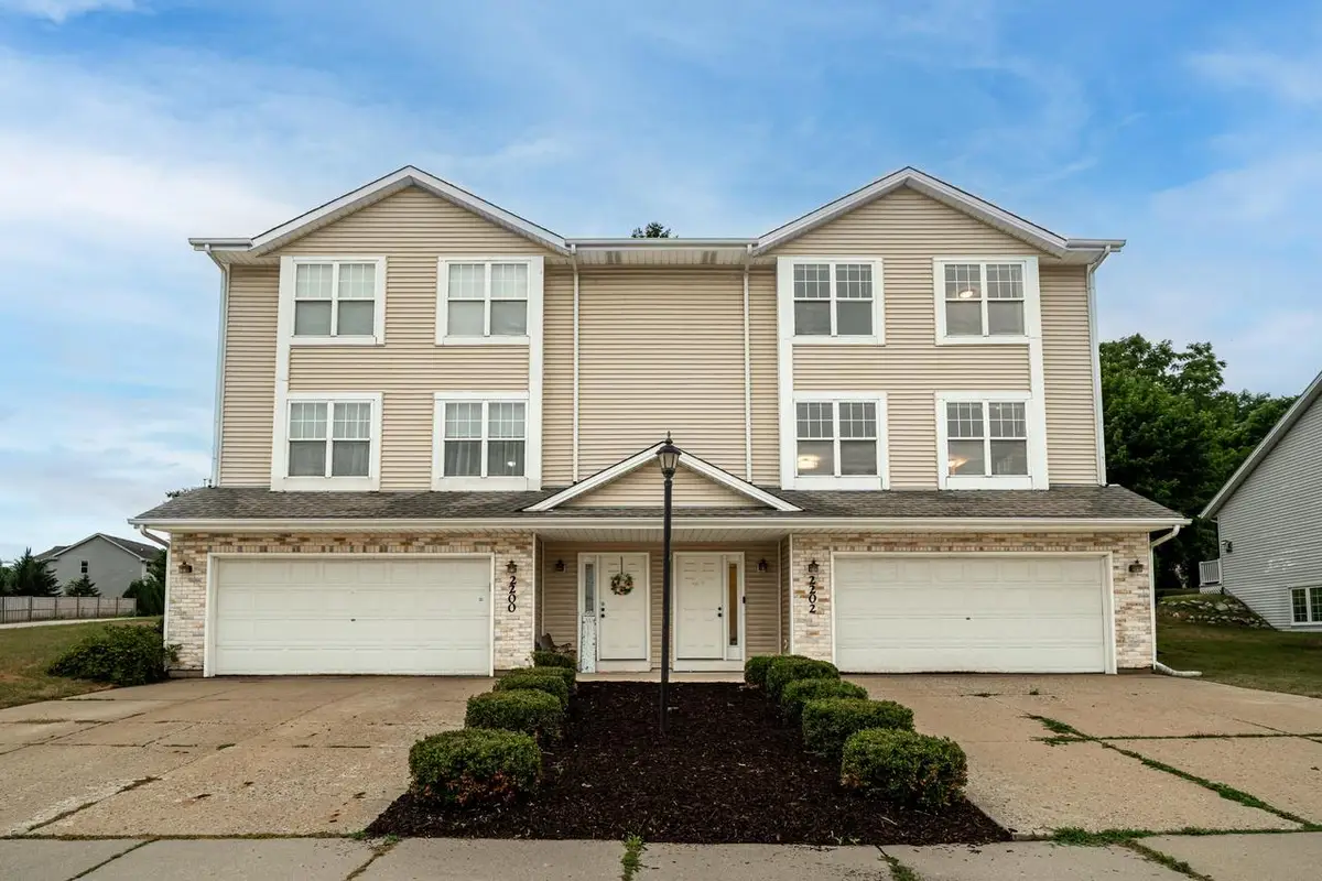 2200 Patrick LANE #2202, Waukesha, WI 53188 - #1