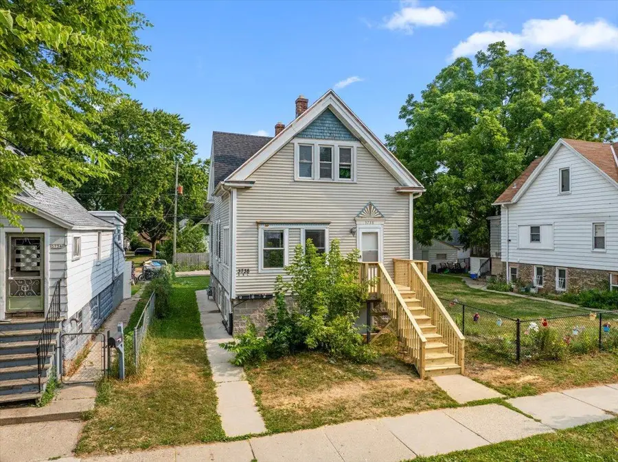 3738 E Pulaski AVENUE, Cudahy, WI 53110 - #3