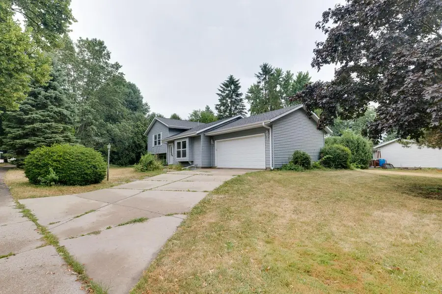 105 Joellen DRIVE, Waukesha, WI 53188 - #2