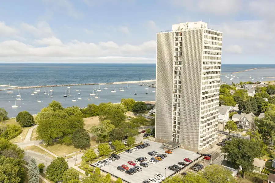2525 S Shore DRIVE #16D, Milwaukee, WI 53207 - #3