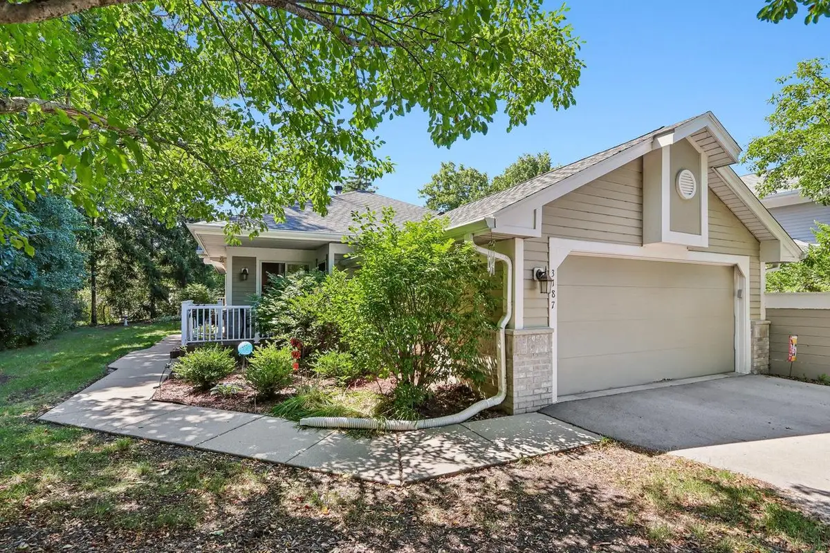 3187 S Waterford COURT, New Berlin, WI 53151 - #1