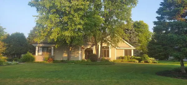 W263N2367 Deer Haven DRIVE, Pewaukee, WI 53072