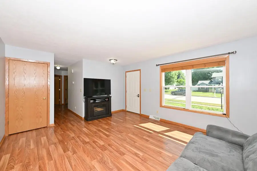 W201N16255 Ash DRIVE, Jackson, WI 53037 - #2