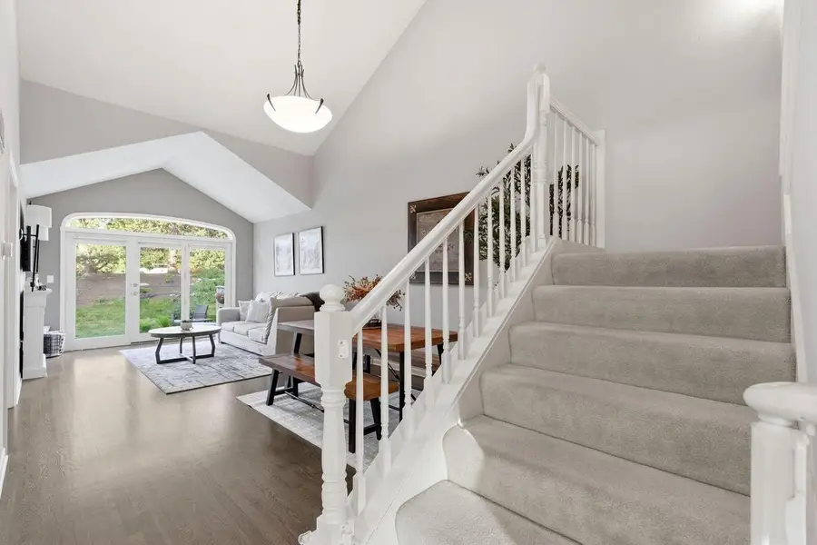 W240N2160 Dorchester DRIVE #11B, Pewaukee, WI 53072 - #2