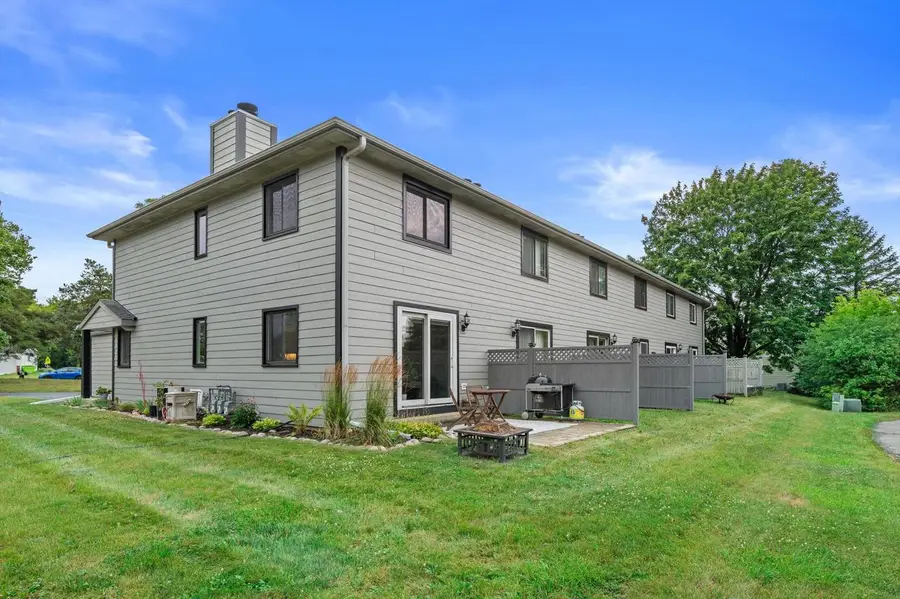 801 S Imperial DRIVE, Hartland, WI 53029 - #3