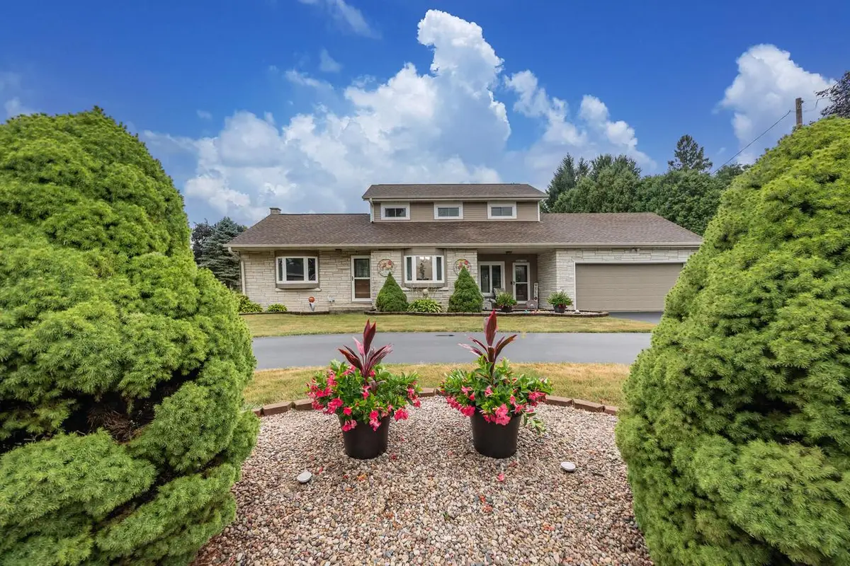 S94W14409 Groveway LANE, Muskego, WI 53150 - #1