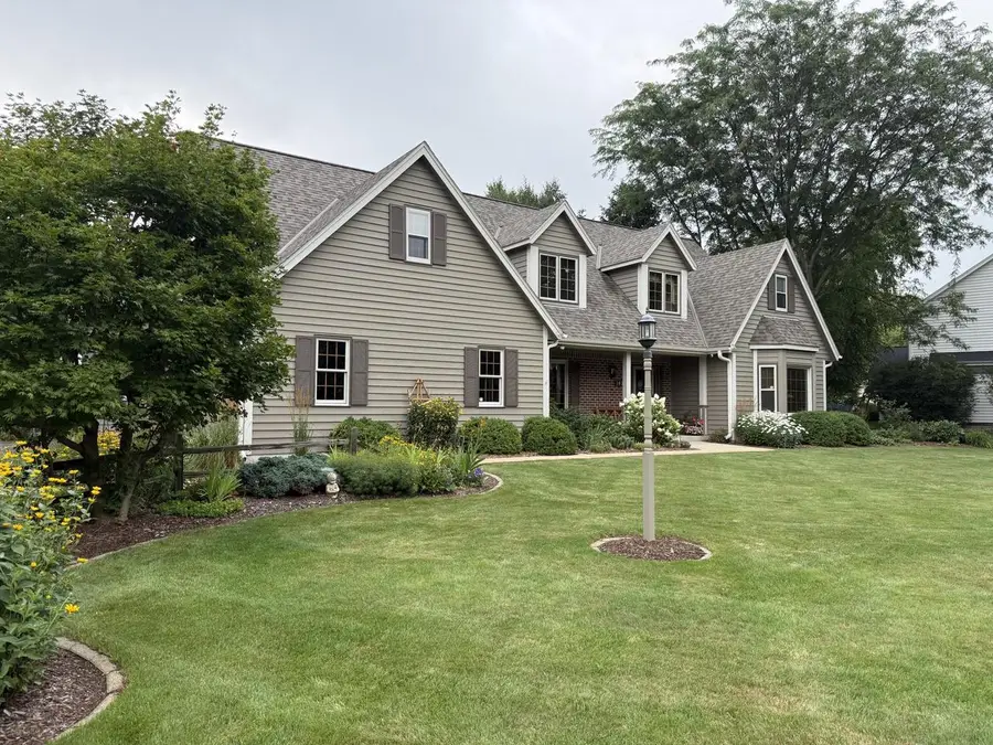 103 Birch ROAD, Delafield, WI 53018 - #2
