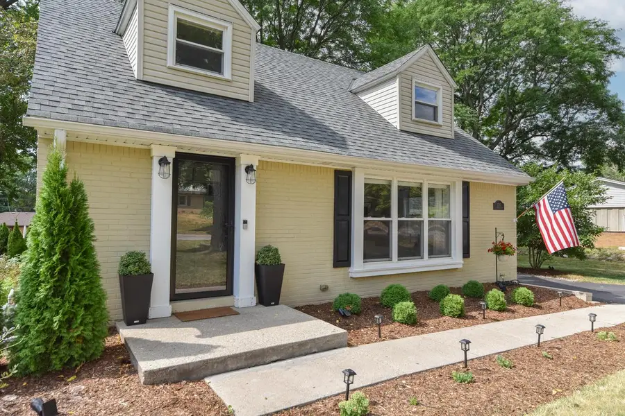 12311 W Woodland AVENUE, Wauwatosa, WI 53226 - #2