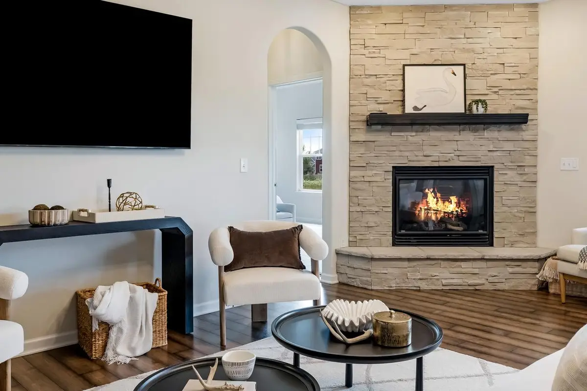 8211 W Highlander DRIVE, Mequon, WI 53097 - #1