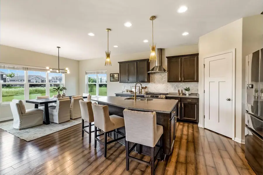 8211 W Highlander DRIVE, Mequon, WI 53097 - #3