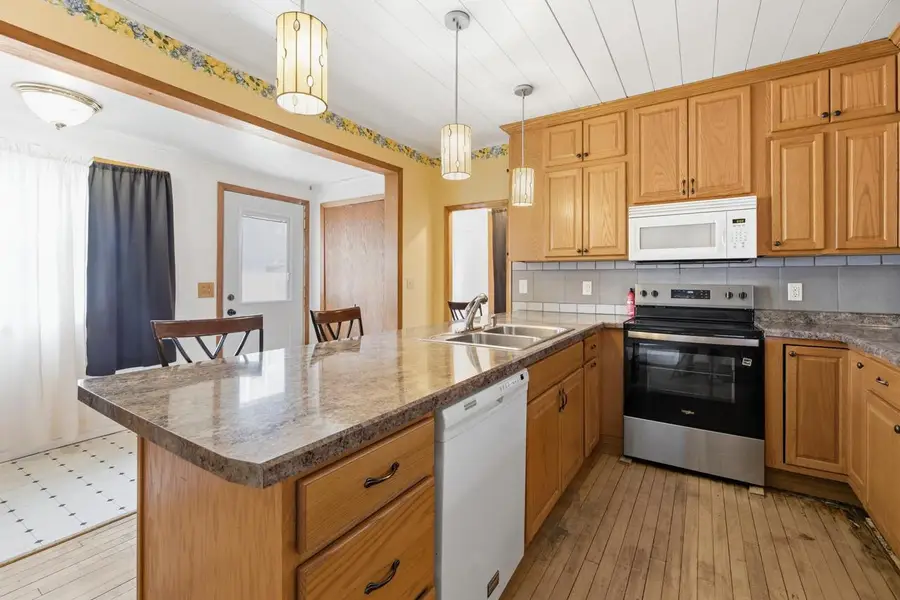 37 N Hill STREET, Fountain City, WI 54629 - #2