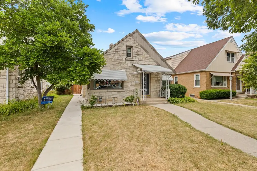3569 S 14th STREET, Milwaukee, WI 53221 - #2
