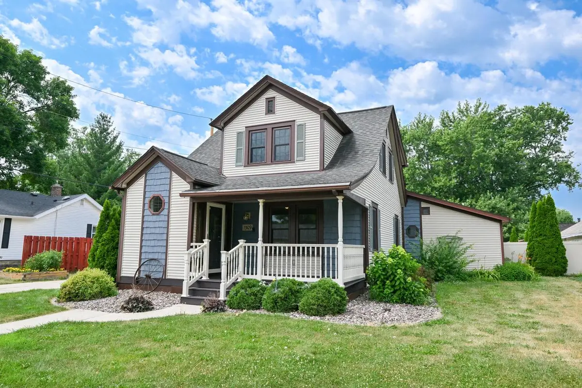 1509 N Washington STREET, Janesville, WI 53548 - #1