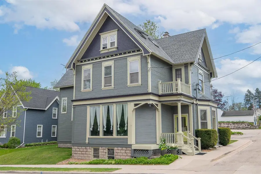 531 W Grand AVENUE, Port Washington, WI 53074 - #3