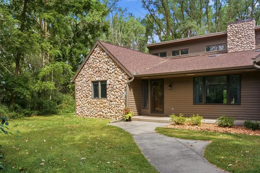 19800 W Briar Ridge DRIVE, Brookfield, WI 53045 - #2