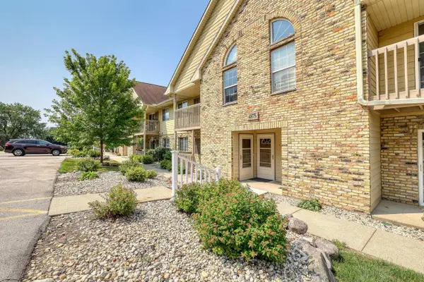 4875 Easy STREET #5, Hartland, WI 53029
