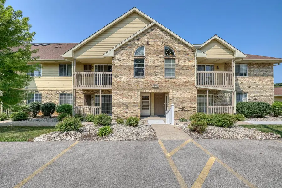 4875 Easy STREET #5, Hartland, WI 53029 - #2