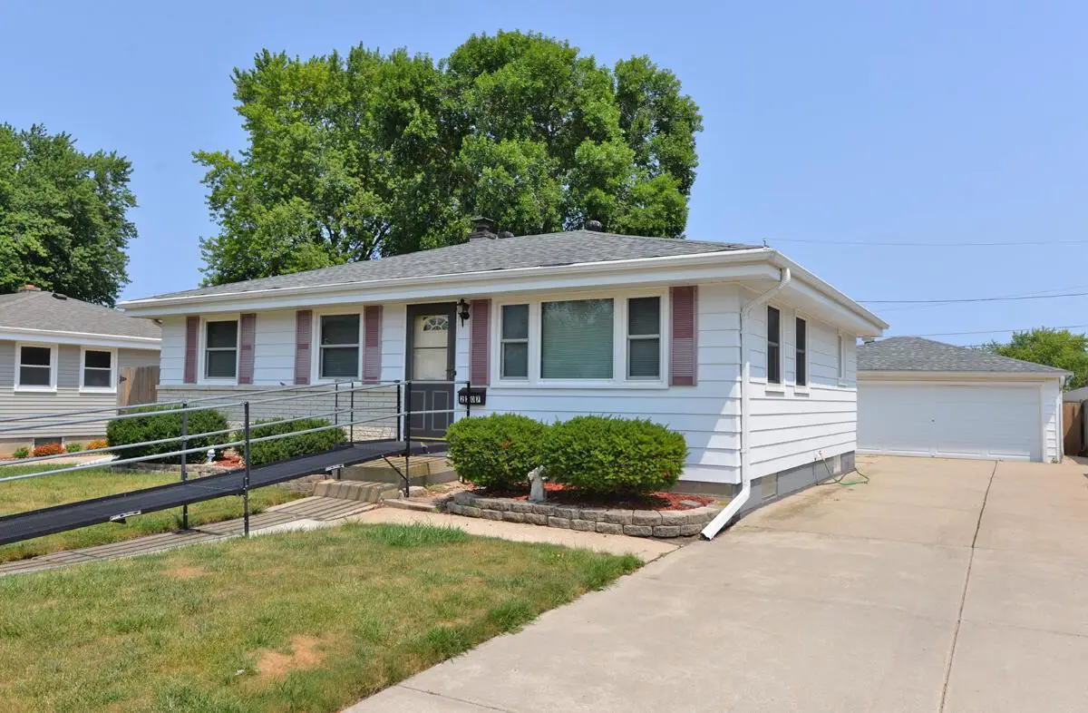 2207 Illinois STREET, Racine, WI 53405 - #1