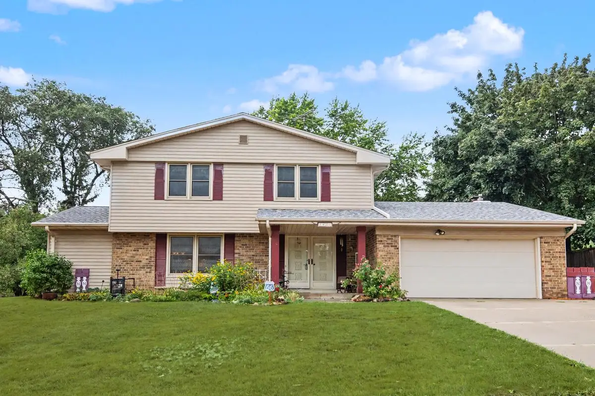 2420 Saratoga ROAD, Waukesha, WI 53186 - #1
