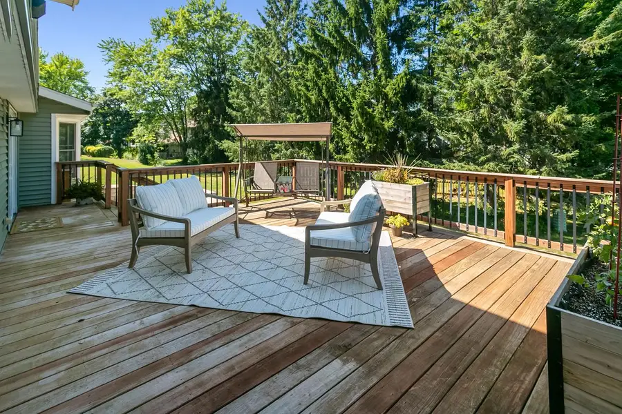 241 Parkview COURT, Pewaukee, WI 53072 - #2