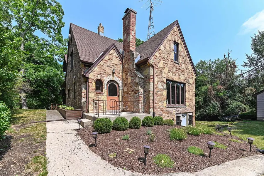 30406 Forest DRIVE, Burlington, WI 53105 - #2