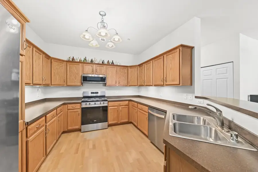 3862 S Lake DRIVE #105, Saint Francis, WI 53235 - #2