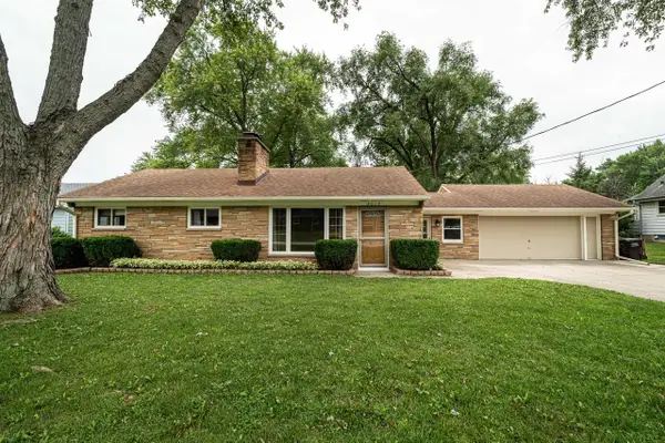 3017 W Franklin TERRACE, Franklin, WI 53132