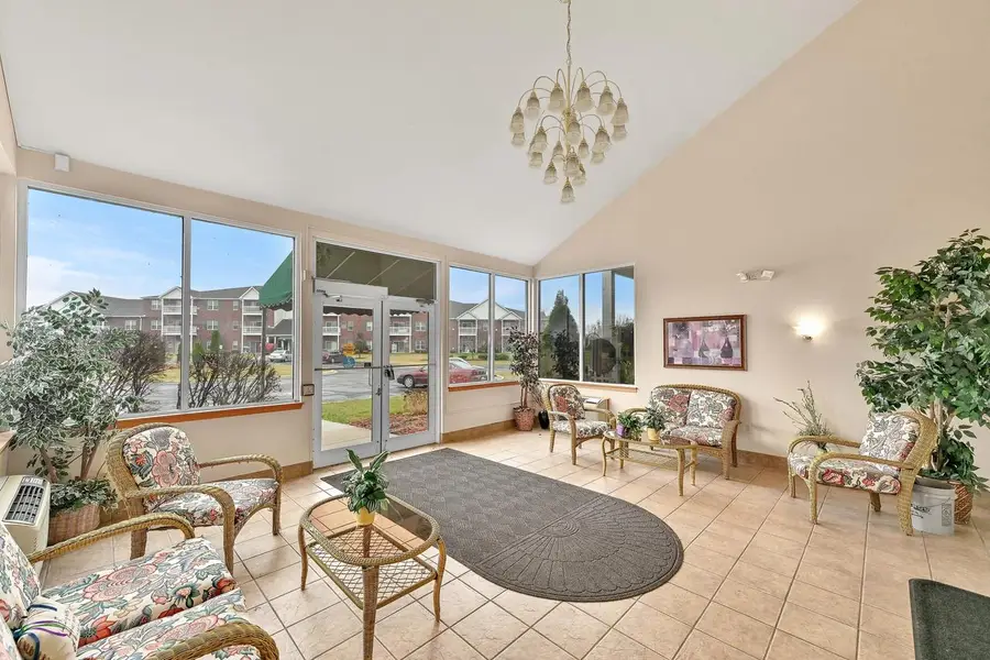6000 S Buckhorn AVENUE #112, Cudahy, WI 53110 - #2