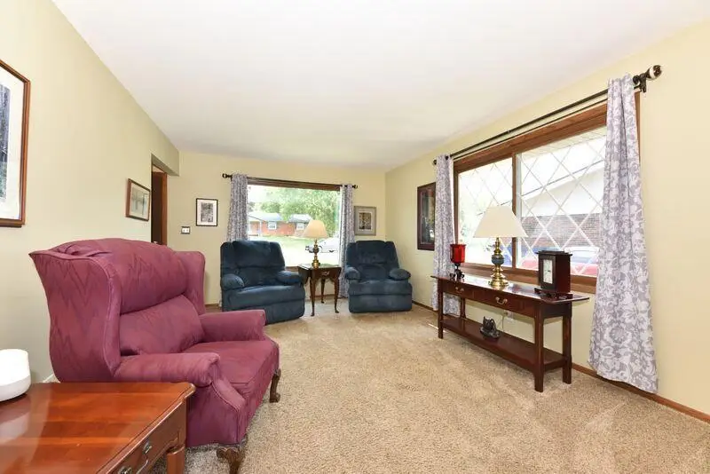 211 Oakview DRIVE, Slinger, WI 53086 - #2