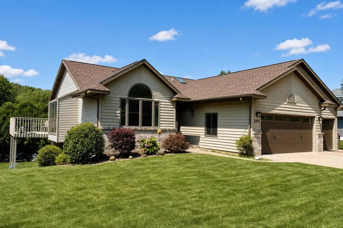 209 Larkspur LANE E, Onalaska, WI 54650 - #1