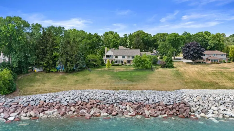 704 Waters Edge ROAD, Racine, WI 53402 - #2