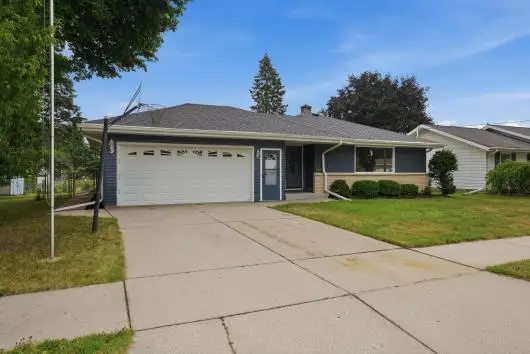 1661 Laurel STREET, Manitowoc, WI 54220