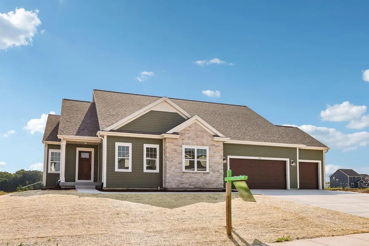 438 Sandstone STREET, Slinger, WI 53086 - #1