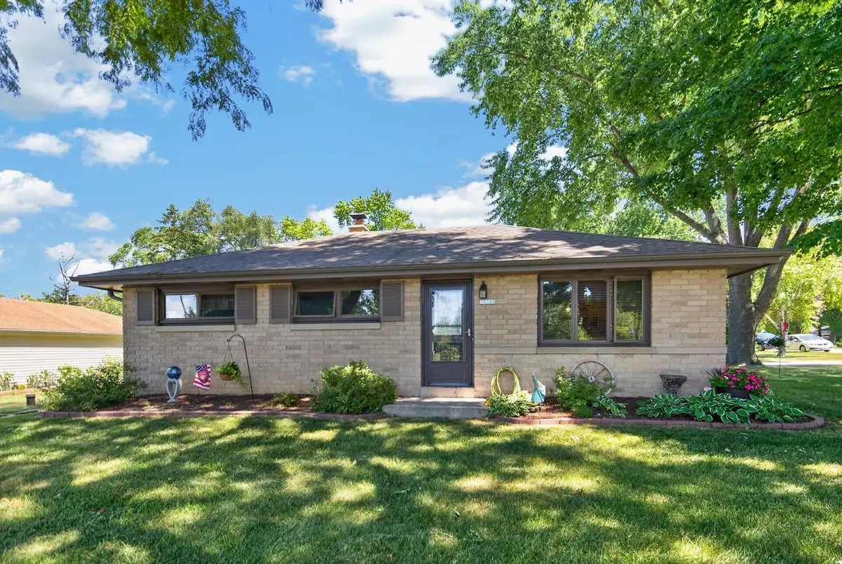 10380 S Chicago ROAD, Oak Creek, WI 53154 - #1