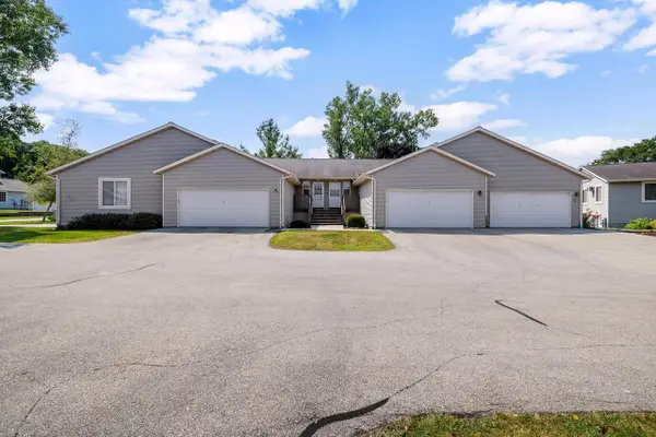 517 Slinger ROAD #J-2, Slinger, WI 53086