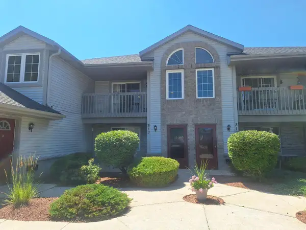 817 Quinlan DRIVE #E, Pewaukee, WI 53072