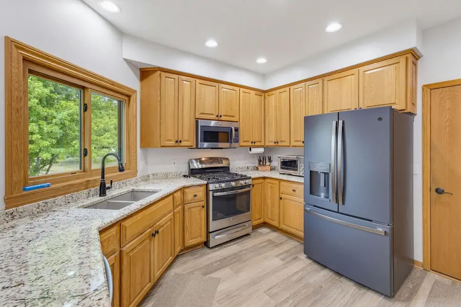 548 Fox River Hills DRIVE, Waterford, WI 53185 - #2