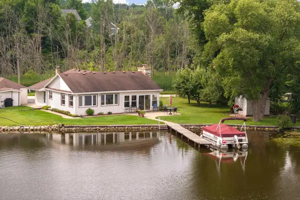 3464 South Shore DRIVE, Hubertus, WI 53033