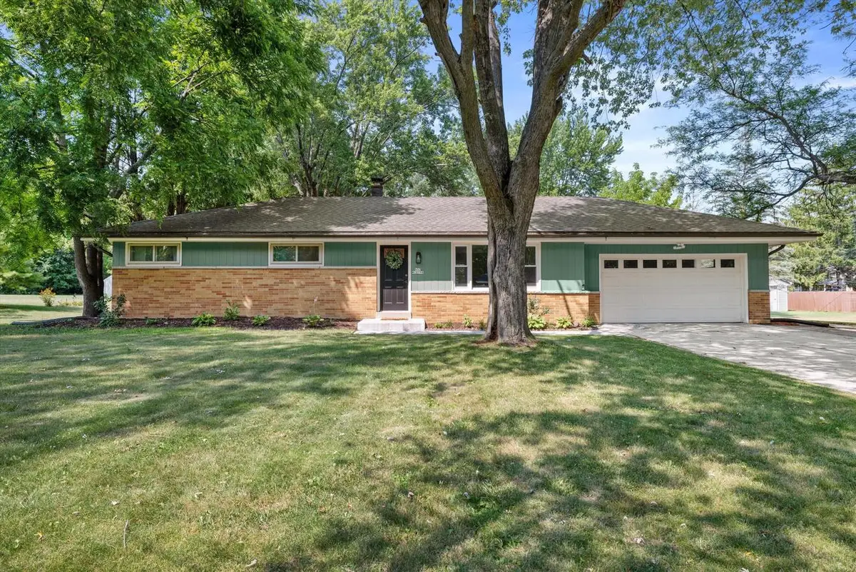 N57W18198 Juniper LANE, Menomonee Falls, WI 53051 - #1