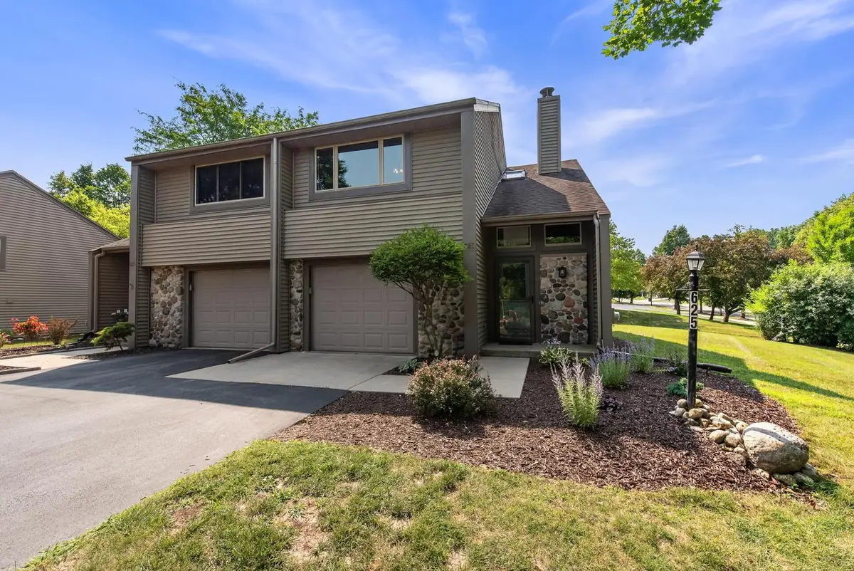 625 Tamarack DRIVE W, West Bend, WI 53095 - #1