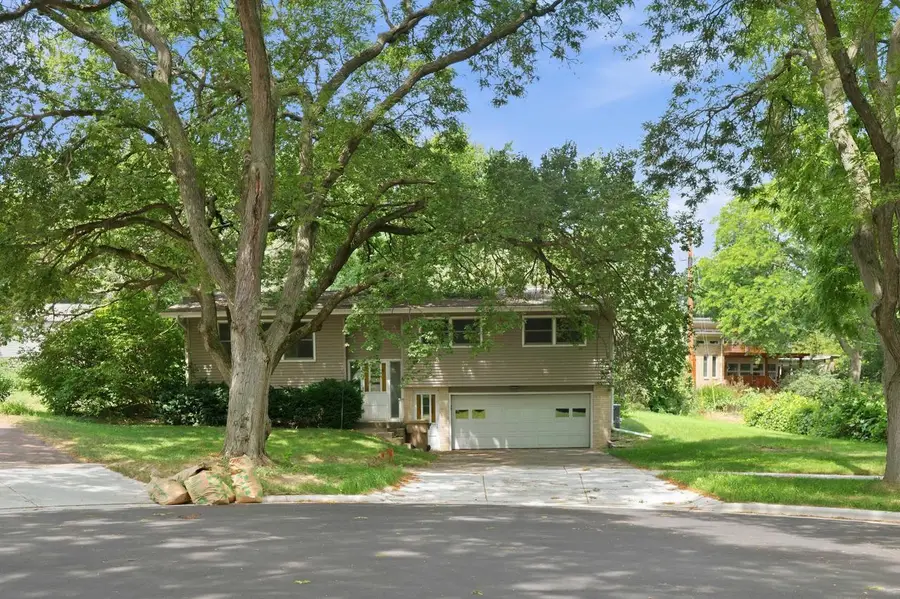 6 Barron COURT, Madison, WI 53705 - #2