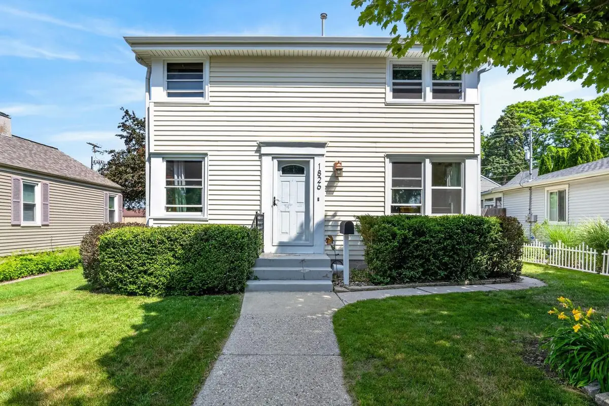 1826 E Fernwood AVENUE, Milwaukee, WI 53207 - #1