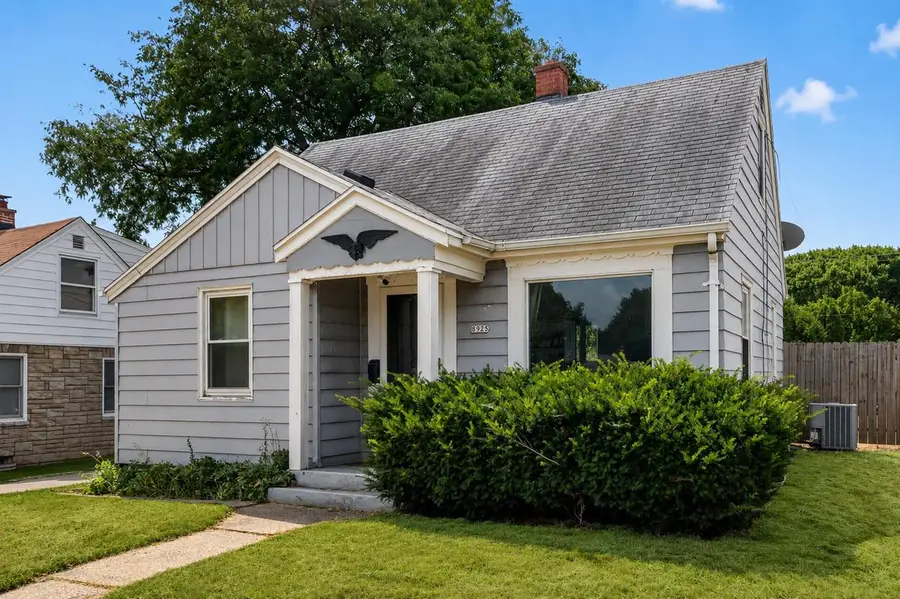 8925 W Cleveland AVENUE, West Allis, WI 53227 - #3