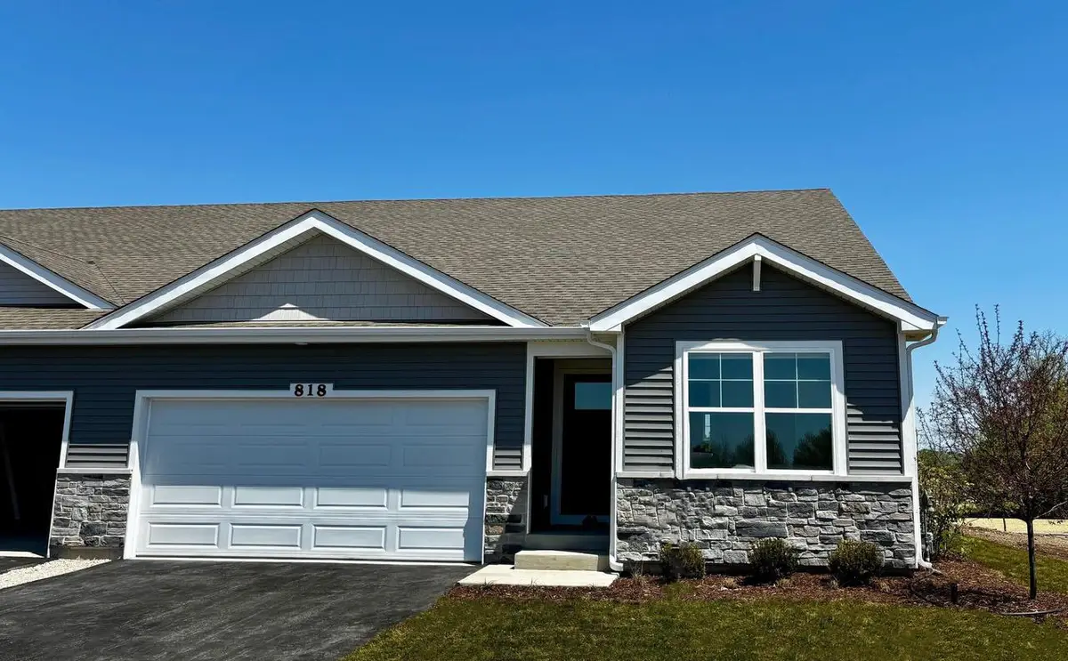 818A Concord CIRCLE, Burlington, WI 53105 - #1