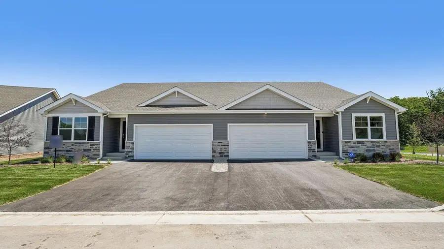 818A Concord CIRCLE, Burlington, WI 53105 - #2